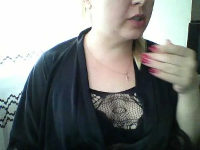 Live sex webcam photo for KarinaBerg #269437318