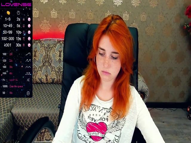 Live sex webcam photo for EmiilyFox #269439207