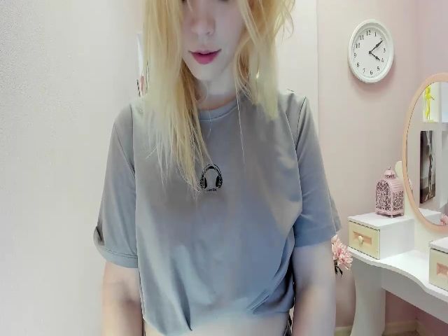 Live sex webcam photo for VeronicaRangy #269434188