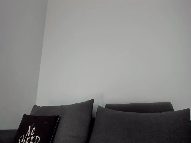 Live sex webcam photo for LovelyPeach_ #269438871