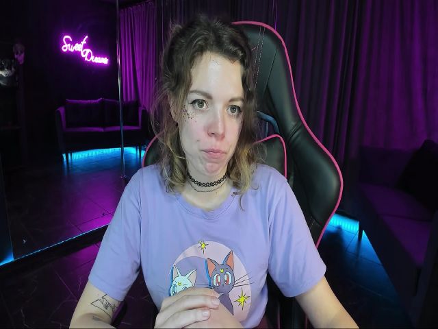 Live sex webcam photo for ClancyOsborne #269434137