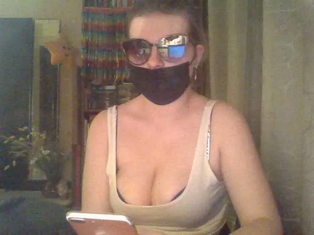Live sex webcam photo for Irish8m #269433409