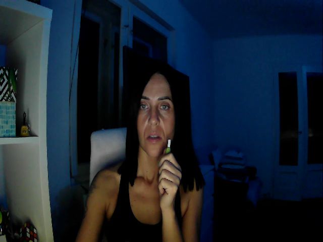 Live sex webcam photo for Beatrice_18 #269447894