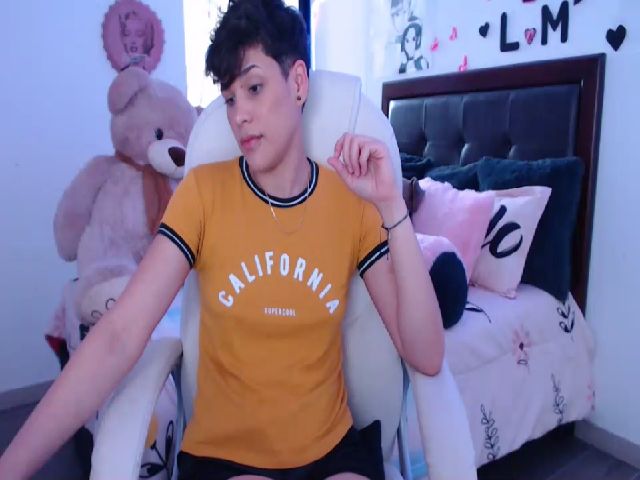 Live sex webcam photo for Laura_R23 #269446504