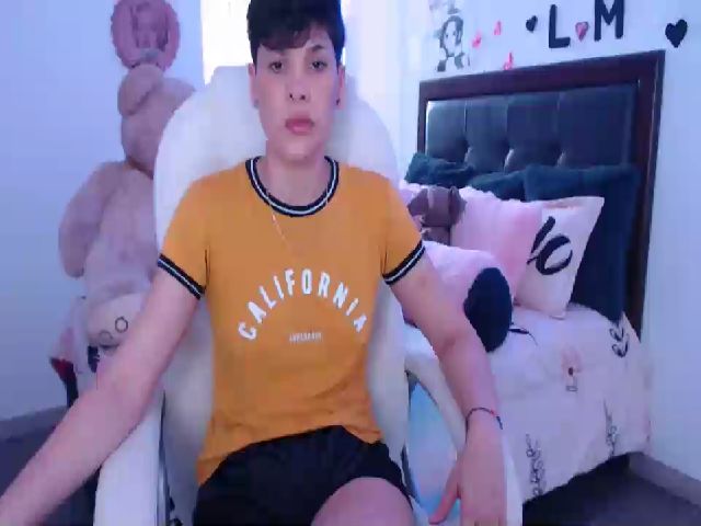 Live sex webcam photo for Laura_R23 #269448147