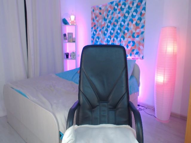 Live sex webcam photo for MelonyStar #269436055