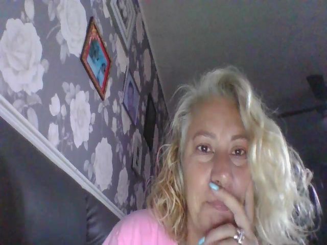 Live sex webcam photo for XxMommaKxX #269449149