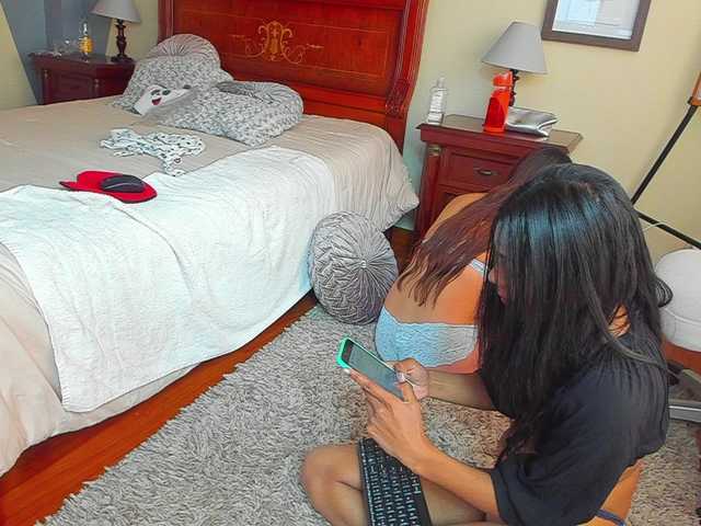 Live sex webcam photo for Girl-Lovers-- #269444693