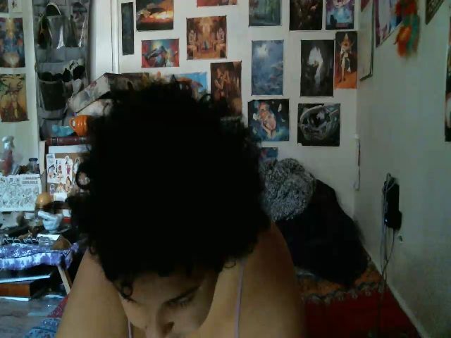 Live sex webcam photo for HornyHunBunny #269448497