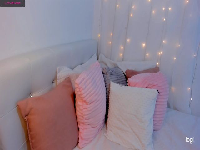 Live sex webcam photo for Yara_gomez #269448793