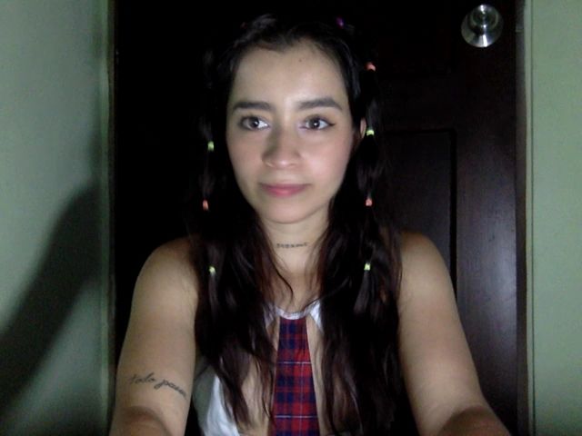 Live sex webcam photo for tinquerbell69 #269448745