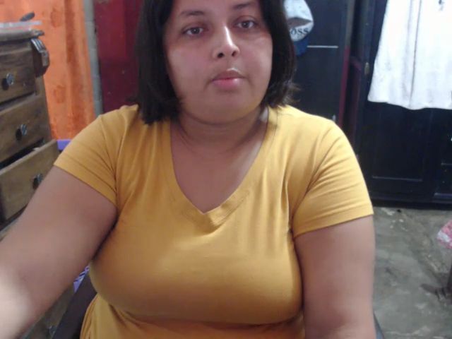 Live sex webcam photo for Sexycarolin22 #269448057