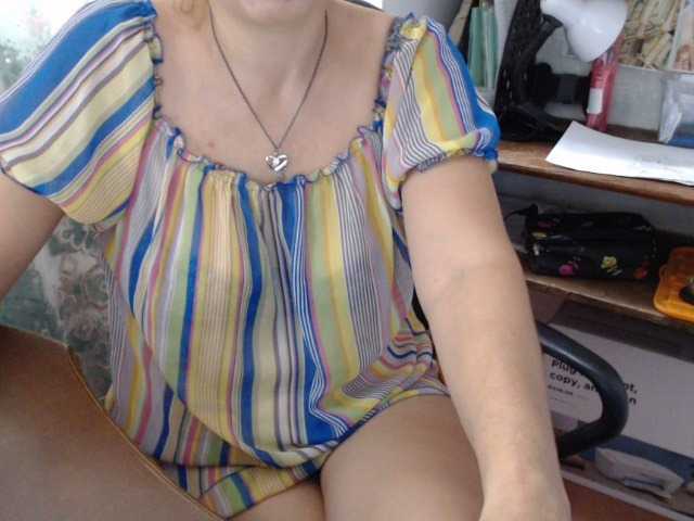 Live sex webcam photo for Ria777 #269460243