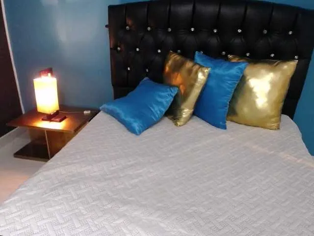Live sex webcam photo for goddesstepha #269451336