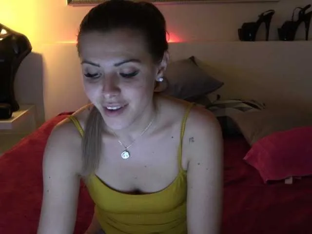 Live sex webcam photo for MeowCuty #269451163