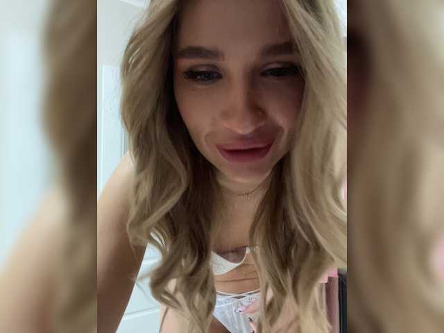 Live sex webcam photo for KettyPretty25 #269463972