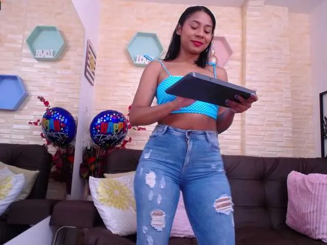 Live sex webcam photo for emily-brown #269459773