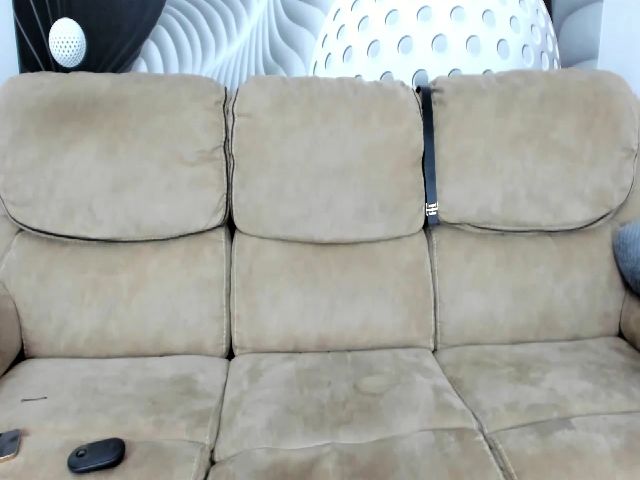 Live sex webcam photo for HaleySweet18 #269466338