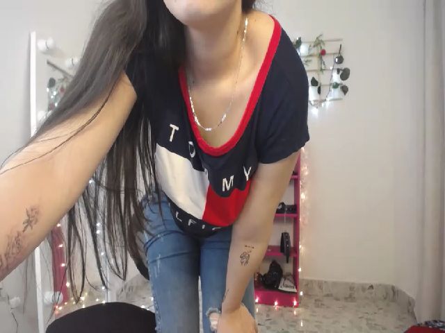 Live sex webcam photo for Stephy_18 #269469326