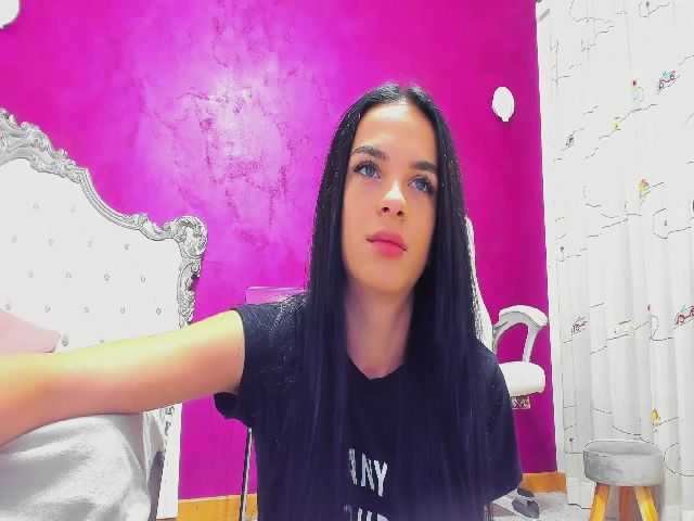 Live sex webcam photo for AimeeTeen #269453087