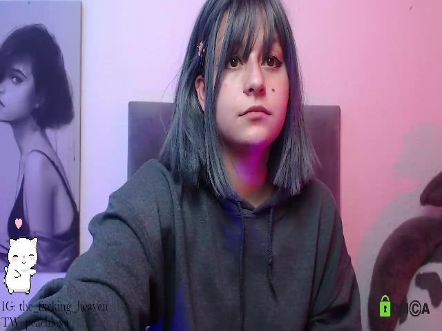 Live sex webcam photo for lexa_peach #269468866