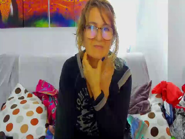 Live sex webcam photo for Maturefemme #269467043