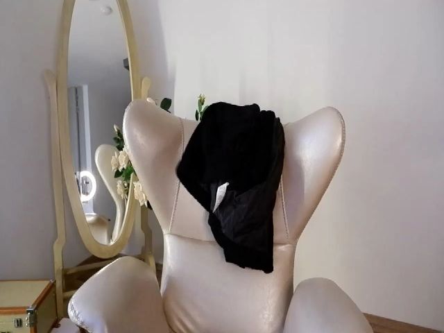 Live sex webcam photo for Anne_boleyn_ #269468186