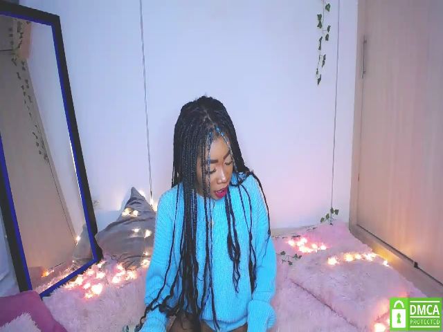 Live sex webcam photo for Aria_brown_ #269469542