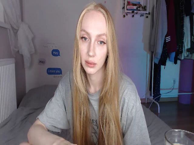 Live sex webcam photo for soo_emma #269468581