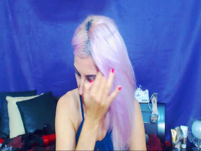 Live sex webcam photo for LillianaSara #269453187