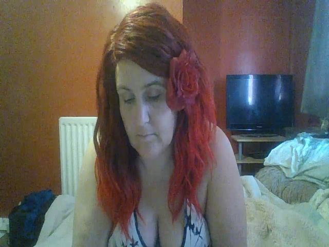 Live sex webcam photo for YUMMYMUMMY39 #269457990