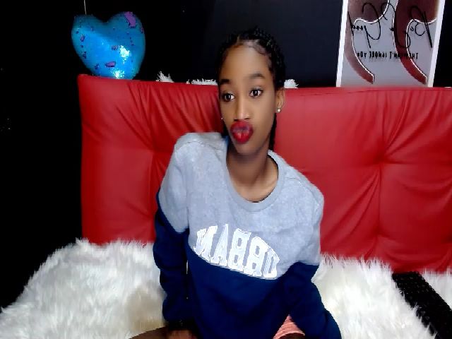 Live sex webcam photo for Ebonyindian69 #269469403