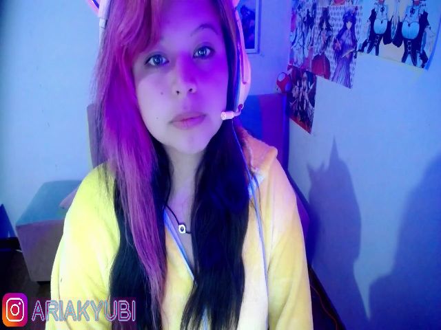 Live sex webcam photo for Aria_Yummi #269453857