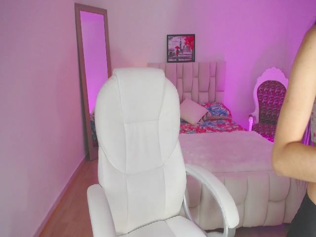 Live sex webcam photo for Karina_V #269453066