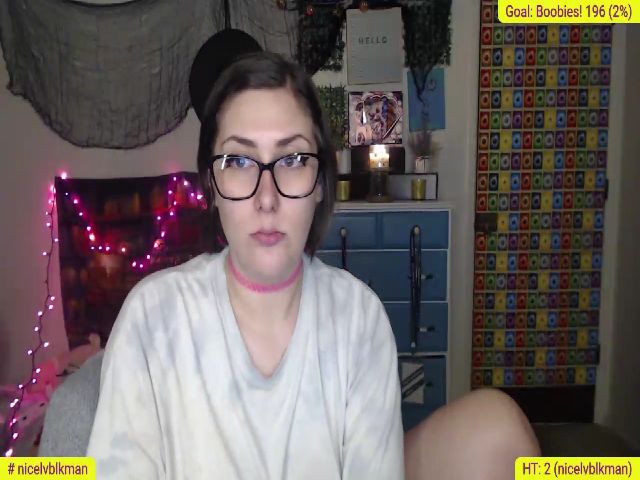 Live sex webcam photo for Violet_Rae_ #269453858