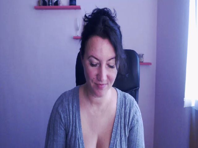 Live sex webcam photo for LexiFox_ #269457929