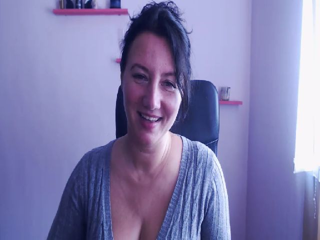 Live sex webcam photo for LexiFox_ #269458258