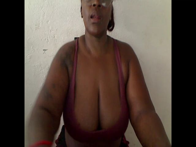 Live sex webcam photo for Assbigxhot9 #269459058