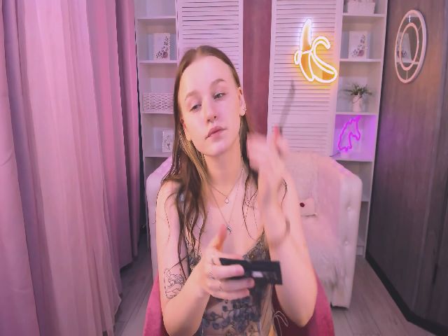 Live sex webcam photo for LynneDawson #269466107