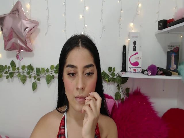 Live sex webcam photo for daddys_girl_x #269467675