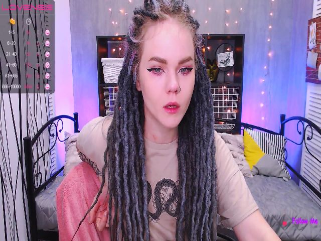 Live sex webcam photo for KerryBlair #269453084