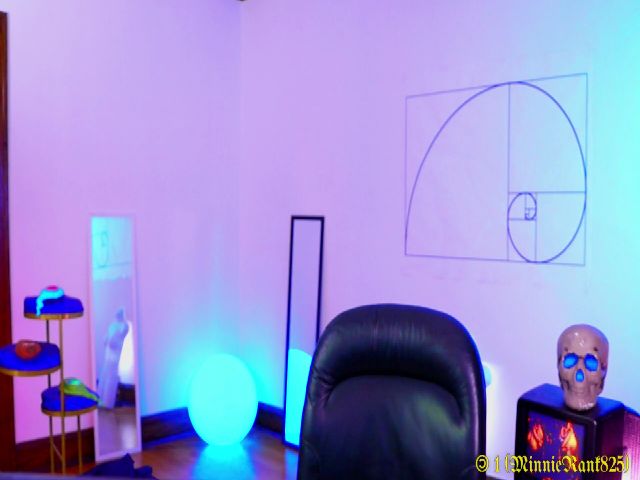 Live sex webcam photo for MinnieMoralia #269467099