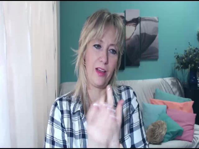 Live sex webcam photo for Silis44 #269457997