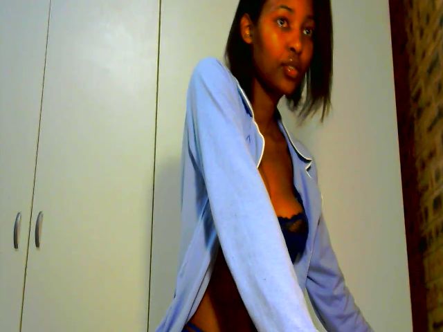 Live sex webcam photo for Chloeross18 #269457374