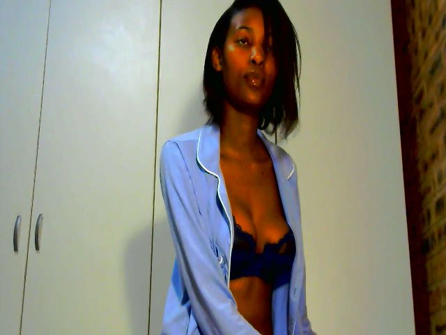 Live sex webcam photo for Chloeross18 #269458833