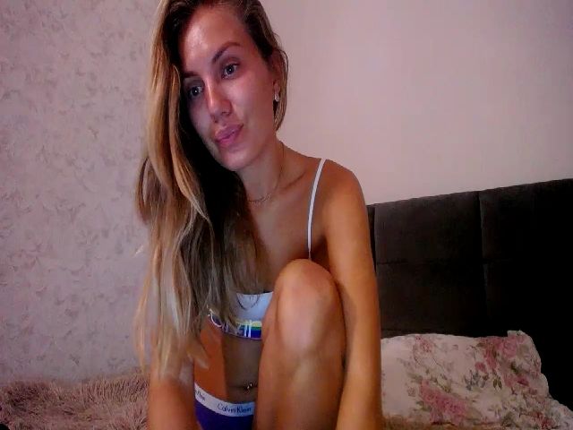 Live sex webcam photo for MagicalLady #269467205