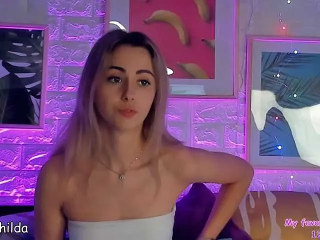 Live sex webcam photo for LisaBellic #269459478