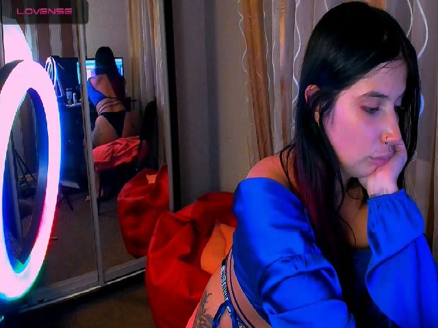 Live sex webcam photo for AnnaMilano #269466780