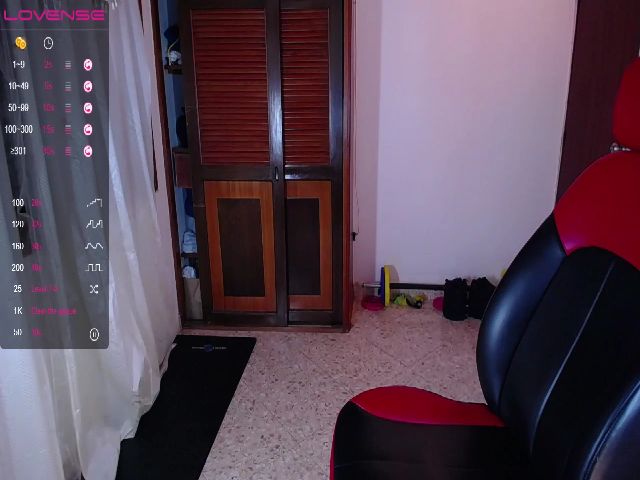 Live sex webcam photo for Miafitnesss #269452956