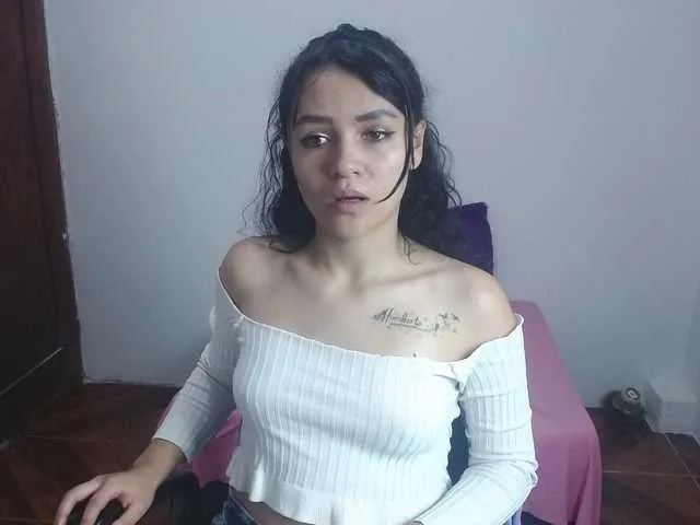 Live sex webcam photo for lily-jones #269459964